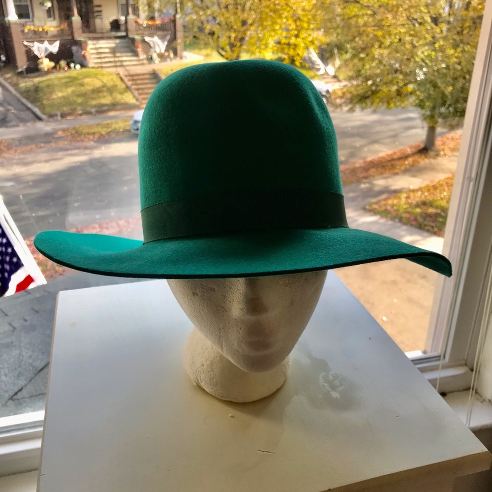 Vintage Edward Mann emerald green hat